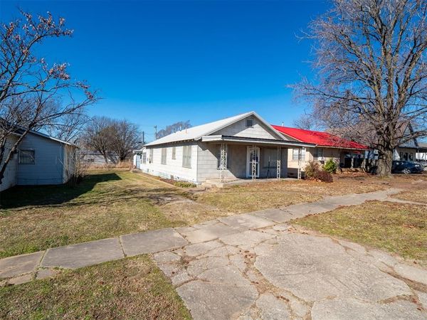 607 Brunson Avenue, Prague, OK 74864