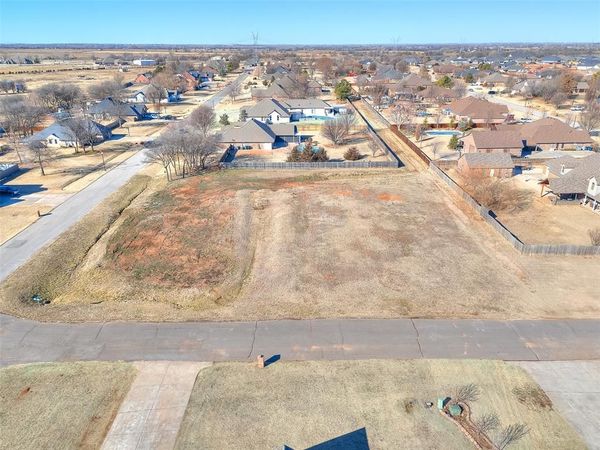 13033 SW 10th Street, Yukon, OK 73099