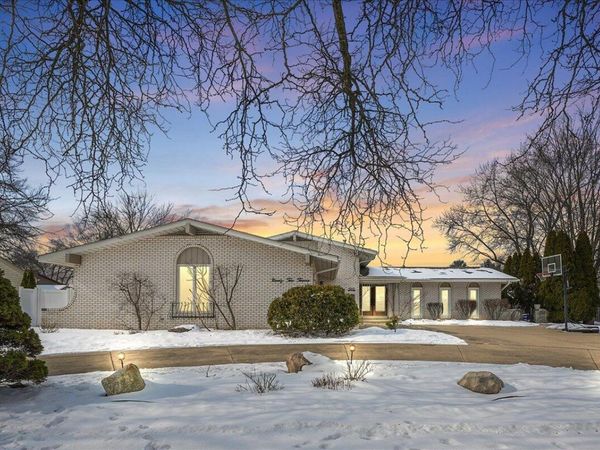 9212 Greenwood Avenue, Munster, IN 46321