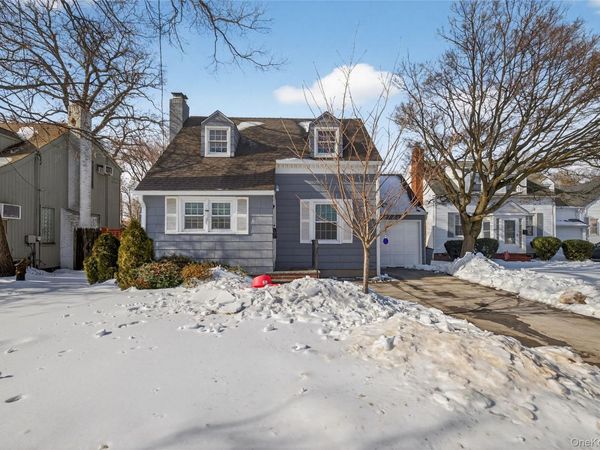 29 Babylon Turnpike, Merrick, NY 11566