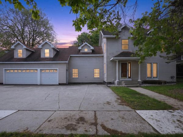 1109 S Genesee Drive, Lansing, MI 48915