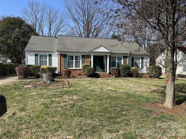 6120 Farm Pond Lane, Charlotte, NC 28212