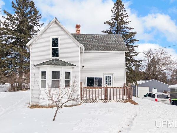 618 E Stanton Street, Iron Mountain, MI 49801