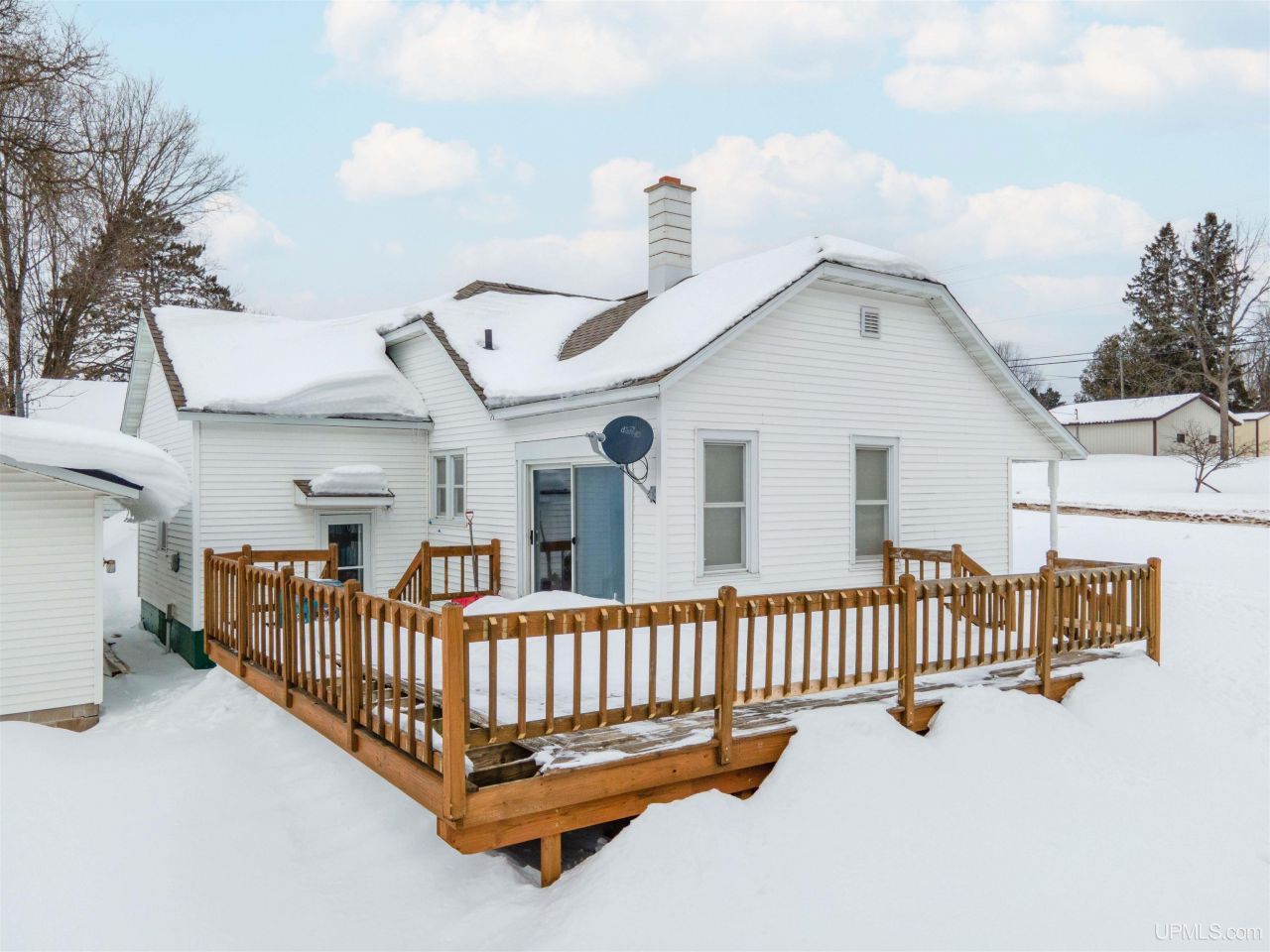 430 Iris Street, Iron River, MI 49935 Main Photo