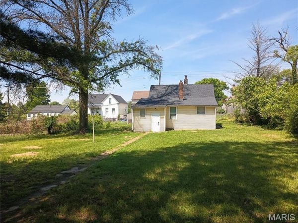 8539 Robin Avenue, St Louis, MO 63147
