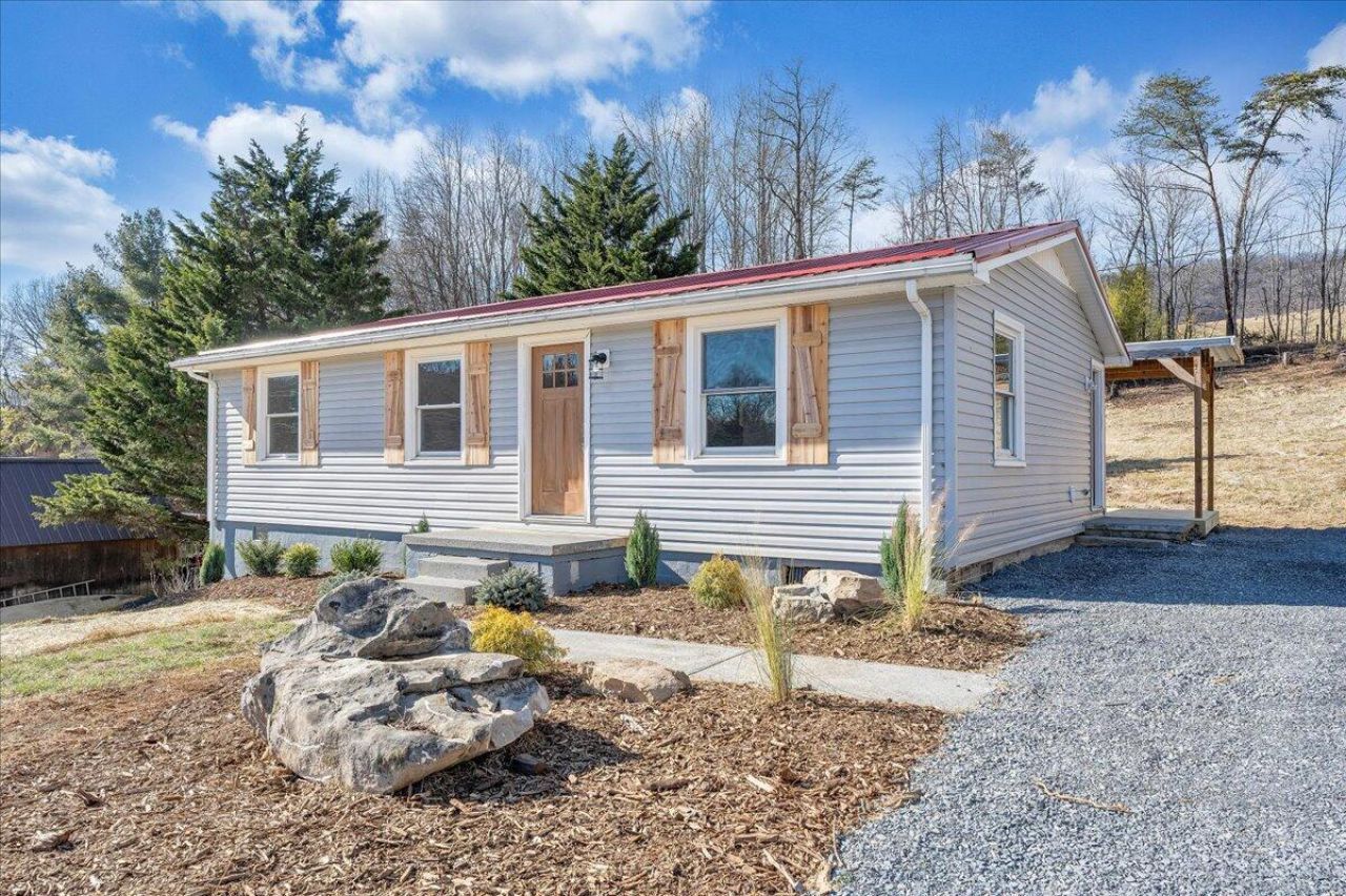 1572 Little Catawba Creek Rd, Troutville, VA 24175 Main Photo