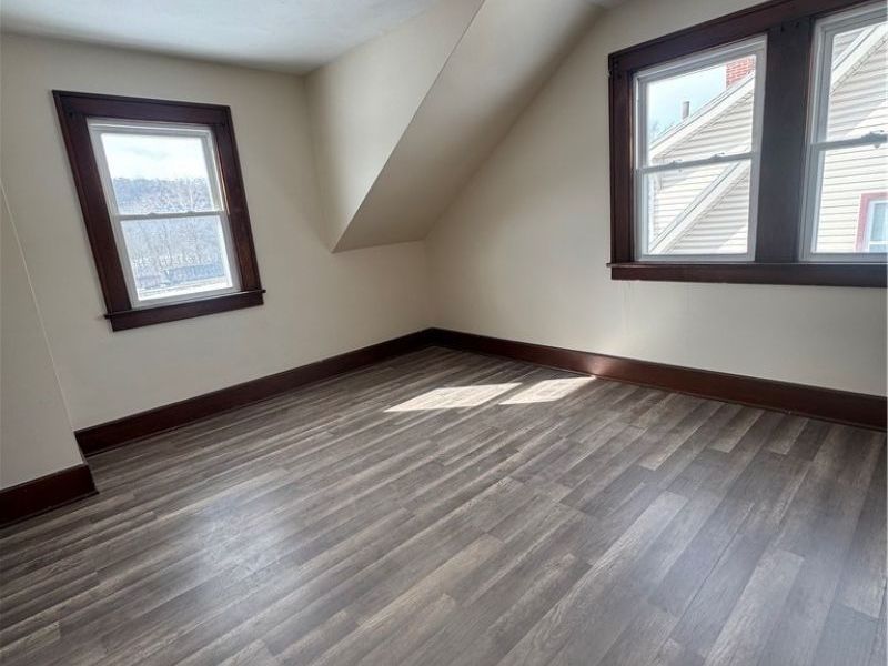 225 W Wood Street, Lowellville, OH 44436 Photo 12