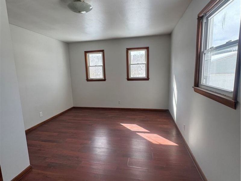 225 W Wood Street, Lowellville, OH 44436 Photo 7