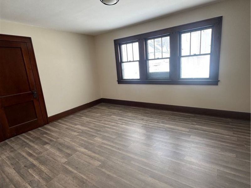 225 W Wood Street, Lowellville, OH 44436 Photo 9