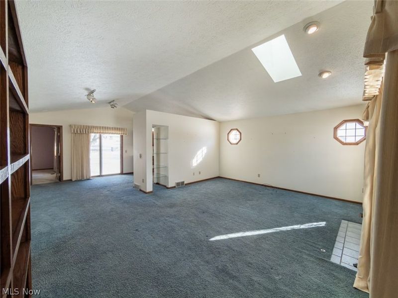 3210 S Billingsgate Circle NW, Canton, OH 44708 Photo 6