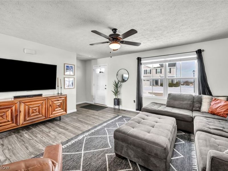 2688 Himelrigh Boulevard, Barberton, OH 44203 Photo 5