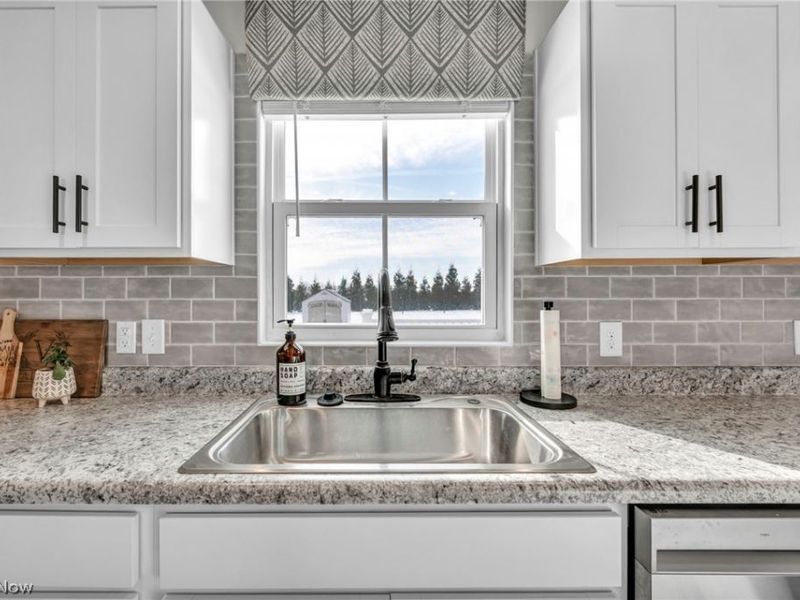 2688 Himelrigh Boulevard, Barberton, OH 44203 Photo 8