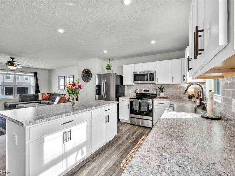 2688 Himelrigh Boulevard, Barberton, OH 44203 Photo 9