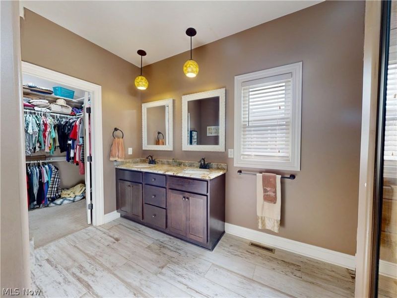 11931 Walton Circle NW, Uniontown, OH 44685 Photo 24