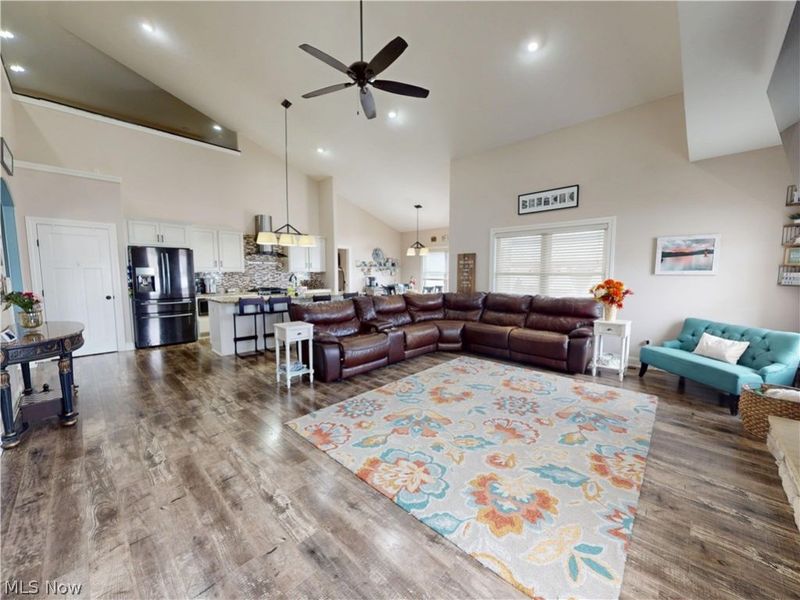 11931 Walton Circle NW, Uniontown, OH 44685 Photo 3