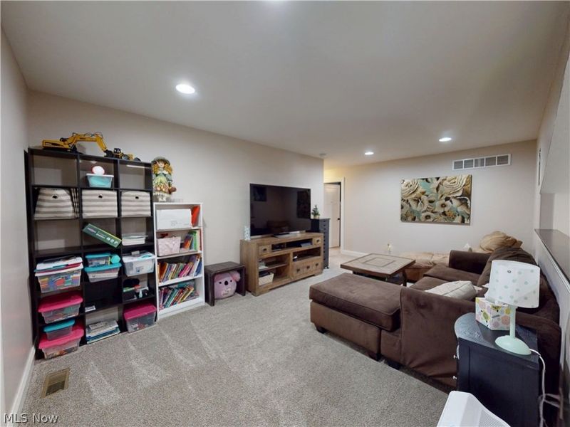 11931 Walton Circle NW, Uniontown, OH 44685 Photo 47