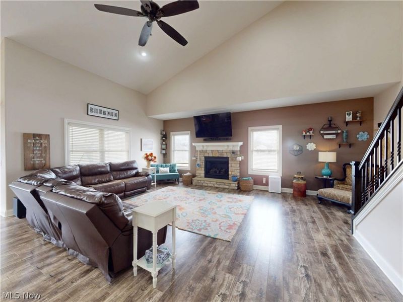 11931 Walton Circle NW, Uniontown, OH 44685 Photo 5