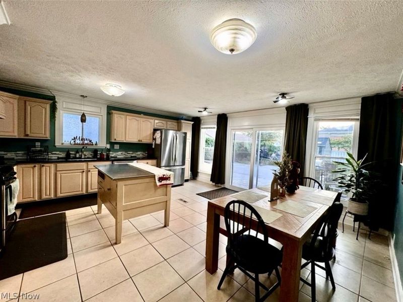 344 E 315th Street, Willowick, OH 44095 Photo 8