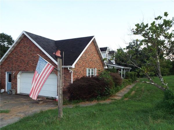 25 Linton Alley, Fredericktown, PA 15333