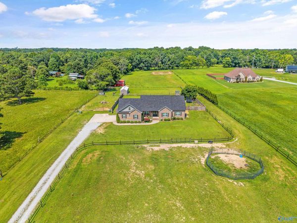 16513 Newby Chapel Road, Athens, AL 35613