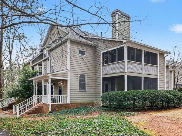 1405 Oakridge Circle, Decatur, GA 30033