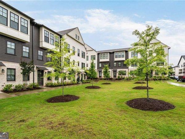 6635 Beacon Drive, Sandy Springs, GA 30328