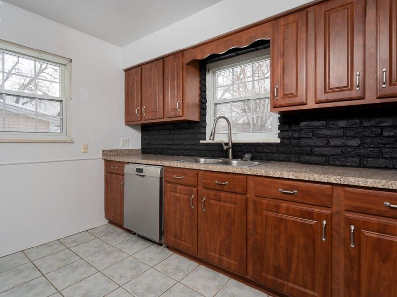 1649 Crestwood Road, Toledo, OH 43612 Photo 17