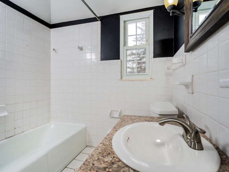 1649 Crestwood Road, Toledo, OH 43612 Photo 32