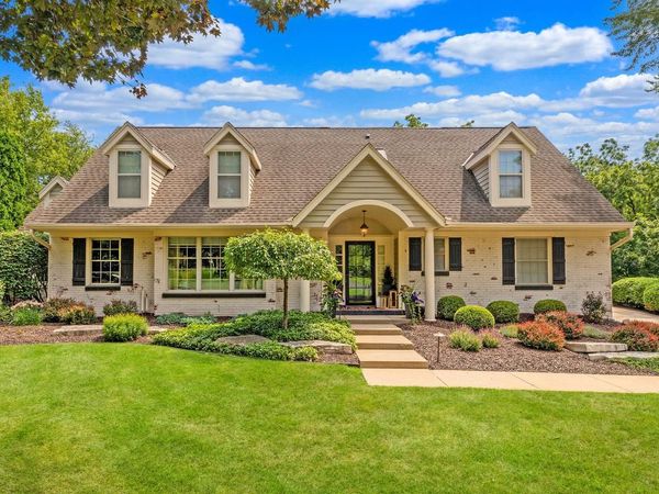 920 Madera CIRCLE, Elm Grove, WI 53122