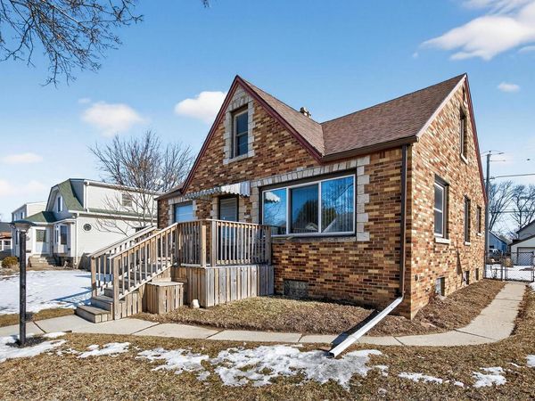 3718 S Iowa AVENUE, Saint Francis, WI 53235