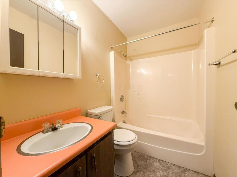 565 Ryan Avenue, Columbus, OH 43223 Photo 14