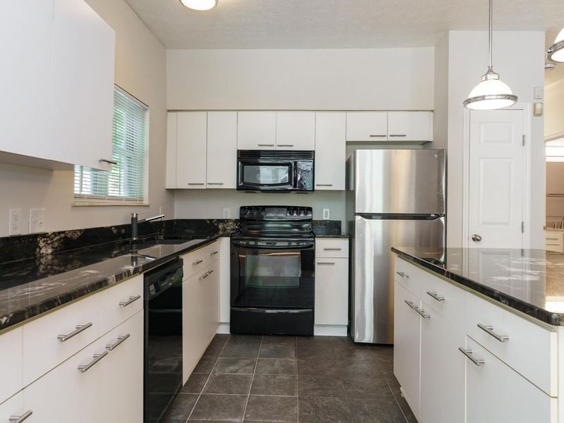 674 Park Street , Columbus, OH 43215 Photo 12