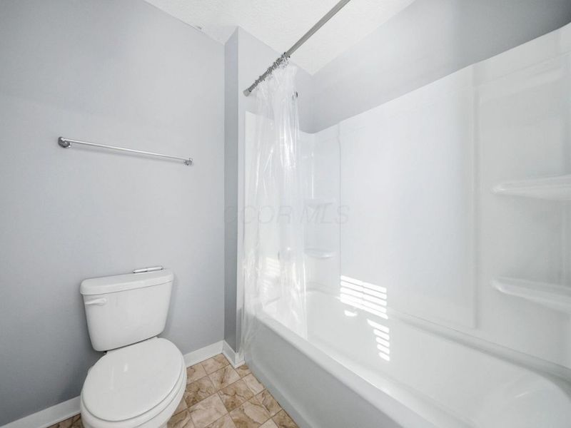 5840 Wynnewood Drive , Grove City, OH 43123 Photo 56