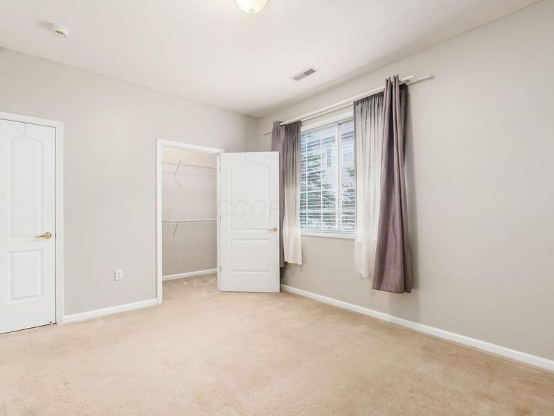 669 Spring Valley Drive, Lewis Center, OH 43035 Photo 12