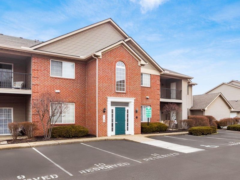 669 Spring Valley Drive, Lewis Center, OH 43035 Photo 4