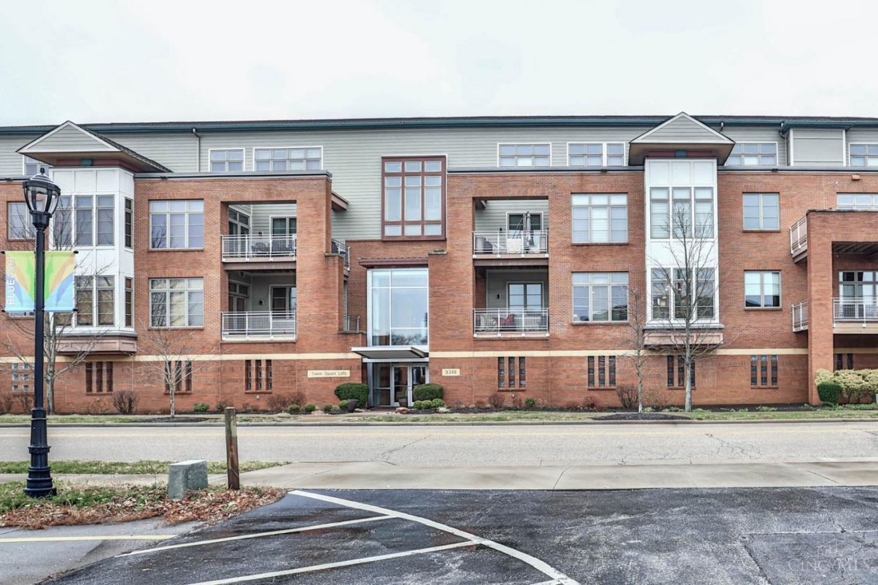 9348 Towne Square Avenue, Unit 4, Blue Ash, OH 45242 Main Photo