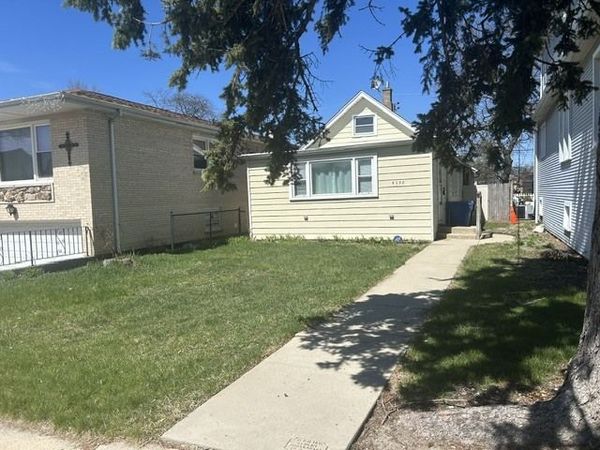 6238 W Eastwood Avenue, Chicago, IL 60630