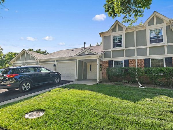 26 Waterbury Lane, Unit N2, Schaumburg, IL 60193