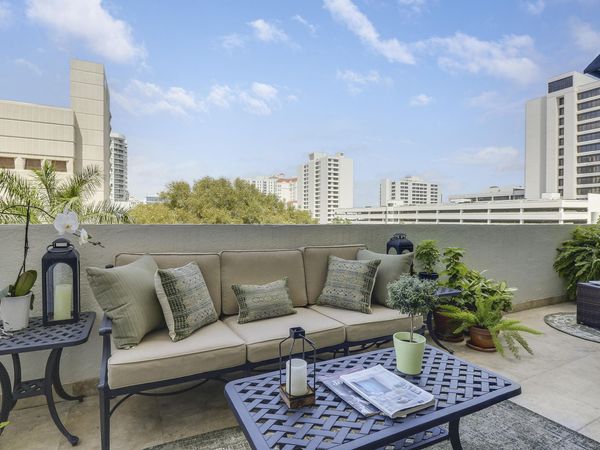 600 S Dixie Highway, Unit 405, West Palm Beach, FL 33401