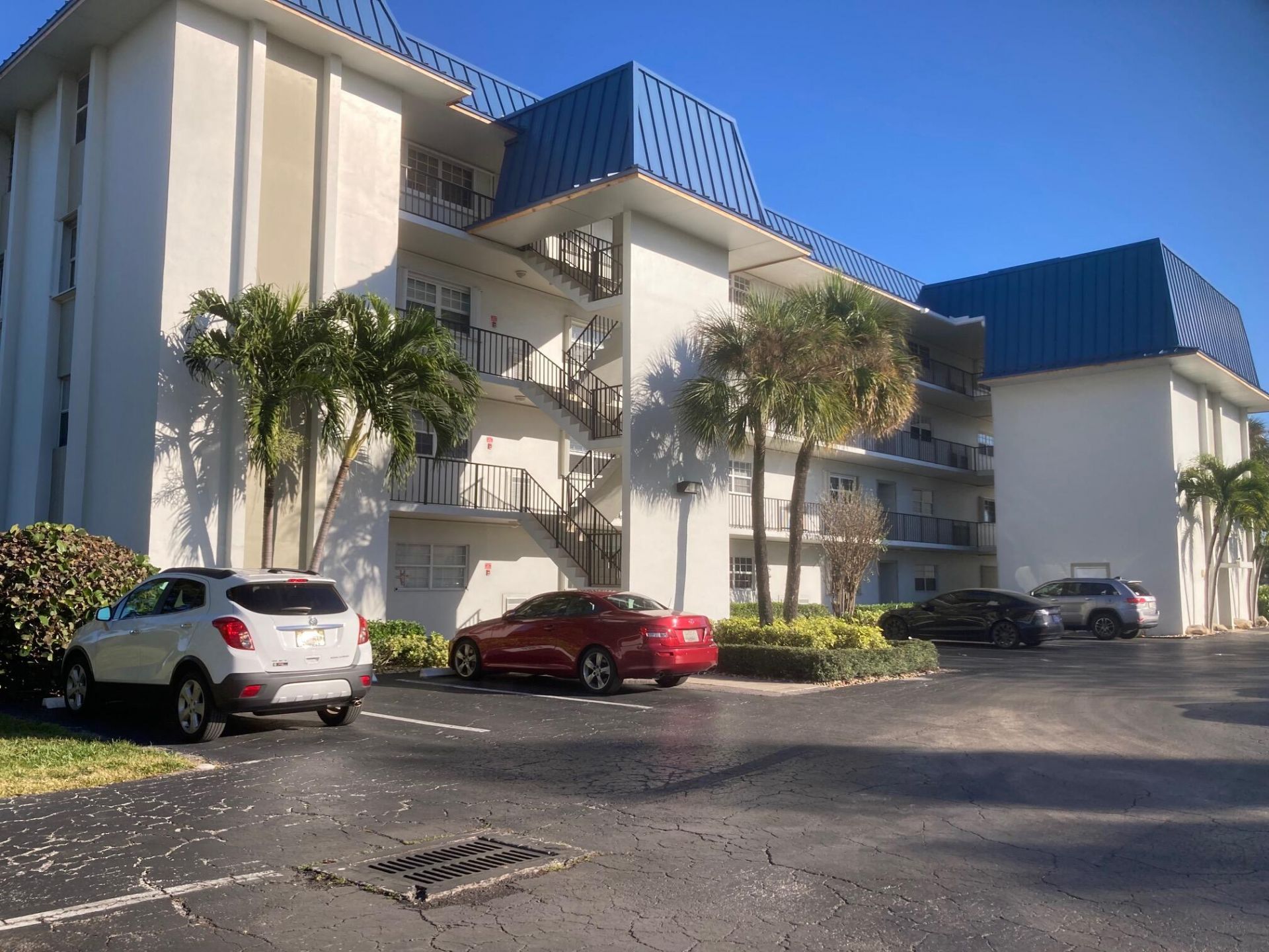 2936 Lake Shore Drive, Unit 409, Riviera Beach, FL 33404 Photo