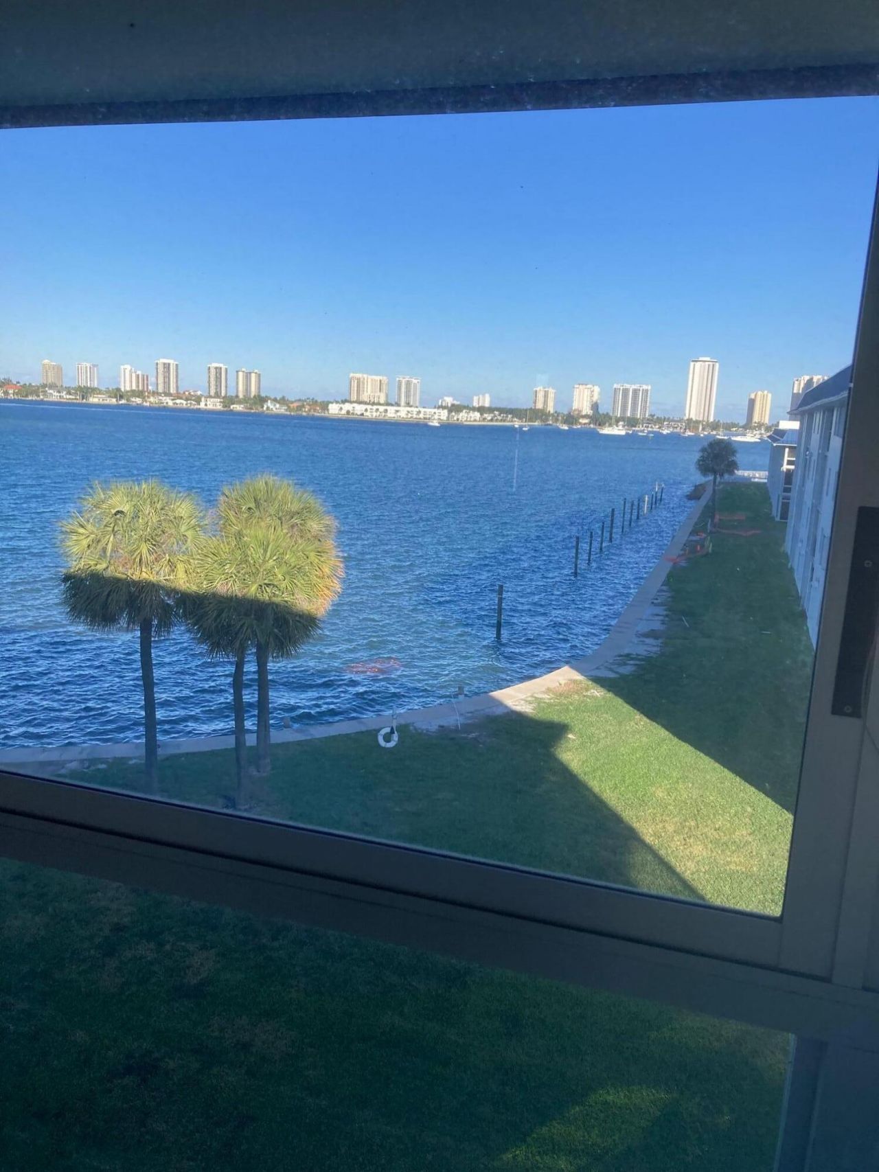 2936 Lake Shore Drive, Unit 409, Riviera Beach, FL 33404 Photo