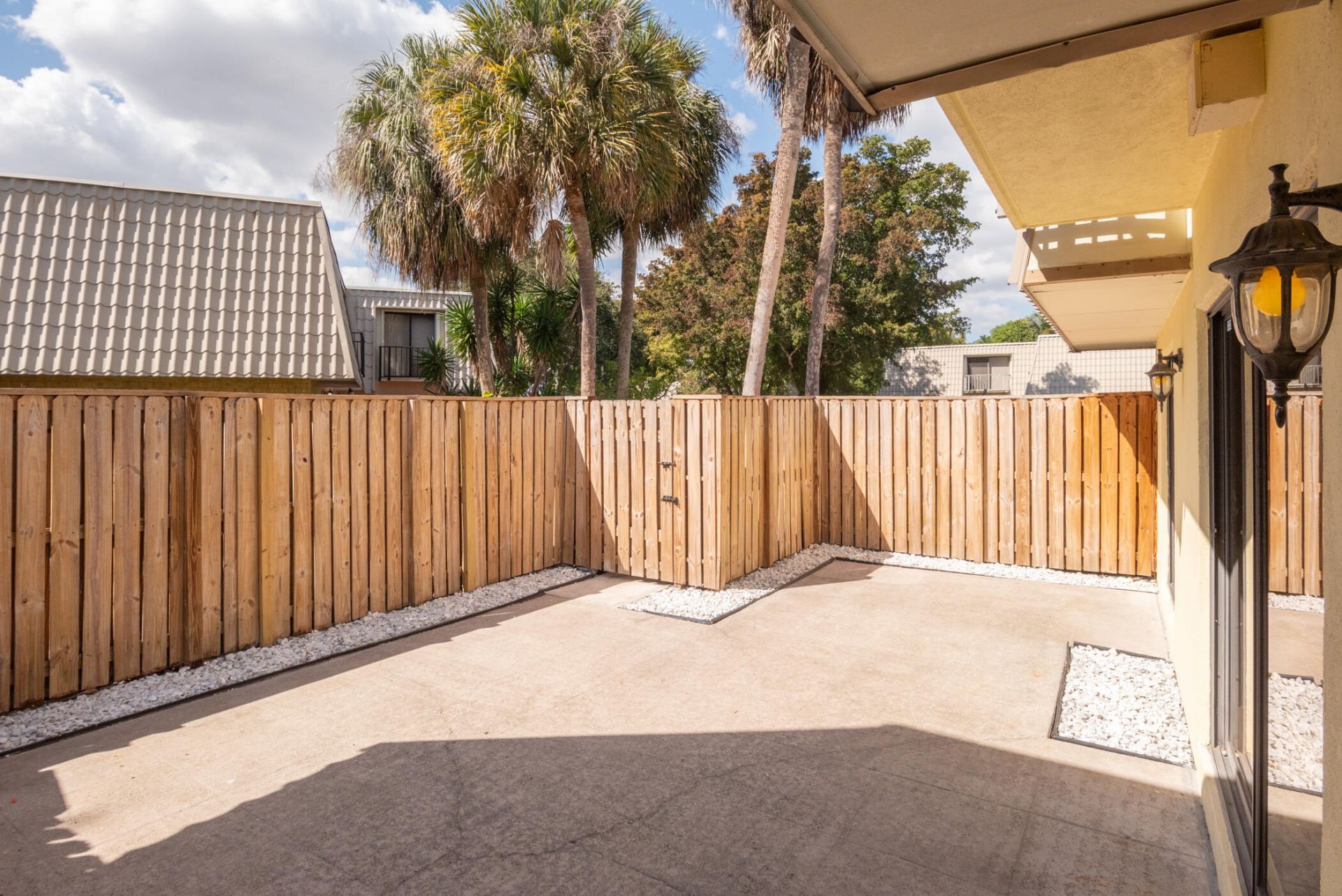 1700 Embassy Drive, Unit 305, West Palm Beach, FL 33401 Photo