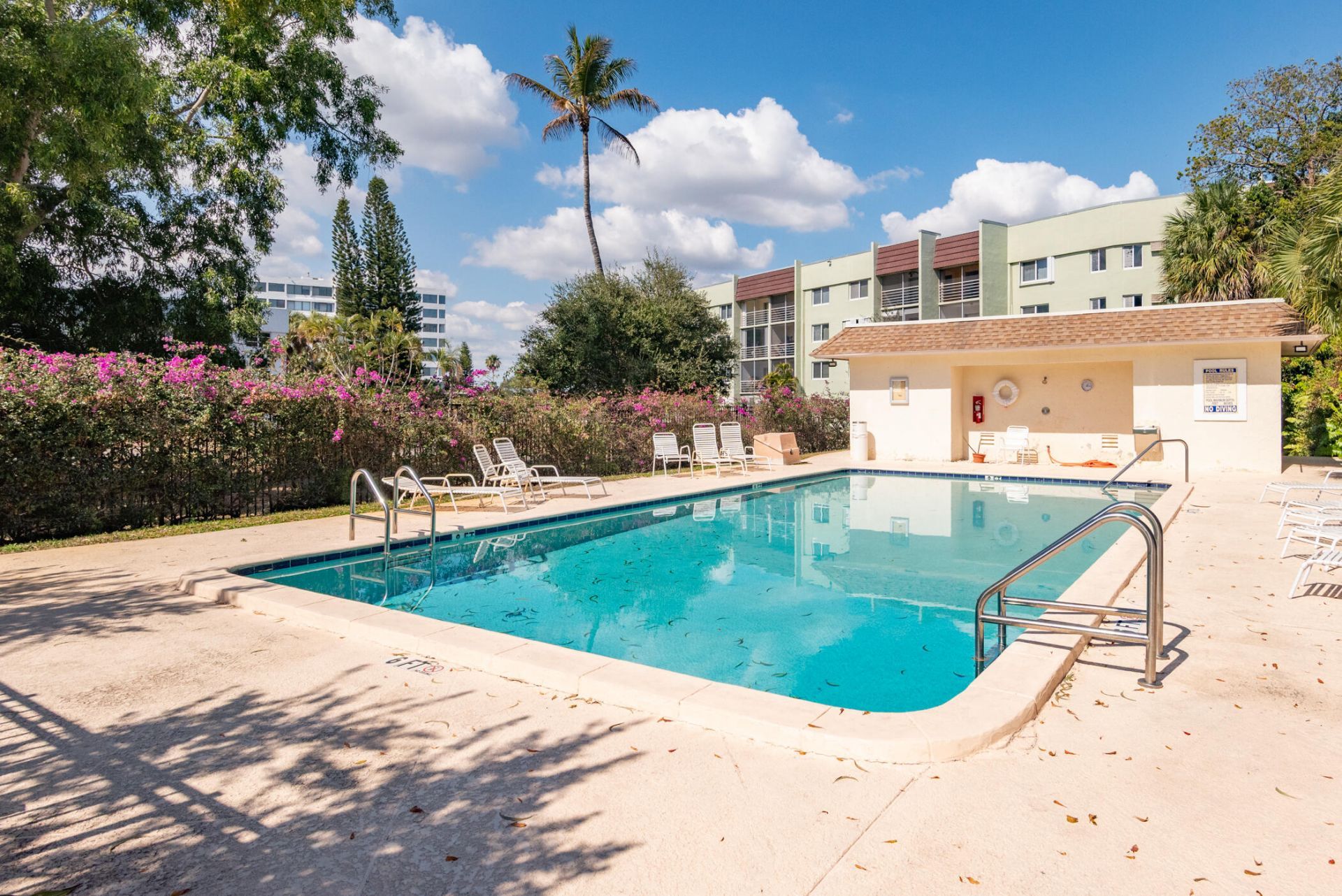 1700 Embassy Drive, Unit 305, West Palm Beach, FL 33401 Photo