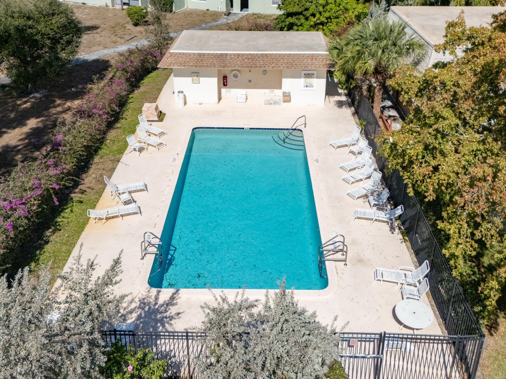 1700 Embassy Drive, Unit 305, West Palm Beach, FL 33401 Photo