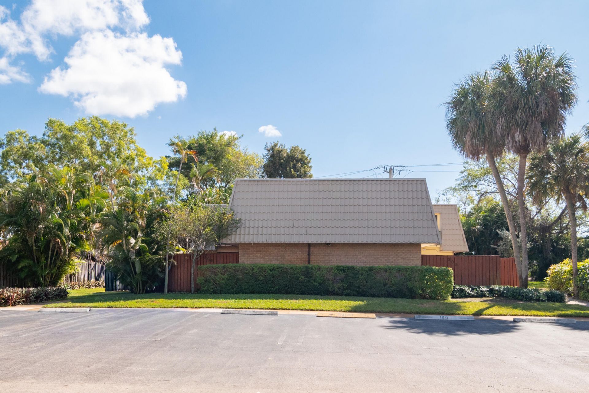 1700 Embassy Drive, Unit 305, West Palm Beach, FL 33401 Photo