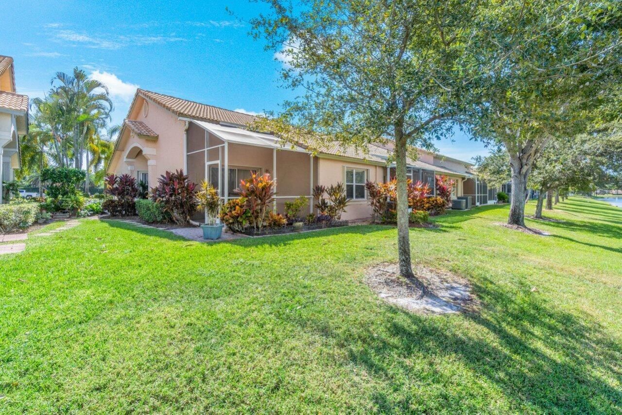 10679 Lake Shore Drive, Wellington, FL 33414 Photo