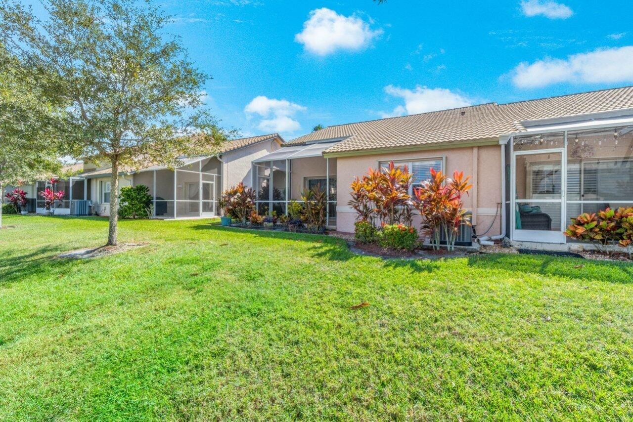 10679 Lake Shore Drive, Wellington, FL 33414 Photo