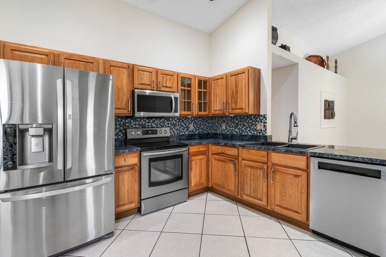 10679 Lake Shore Drive, Wellington, FL 33414 Photo