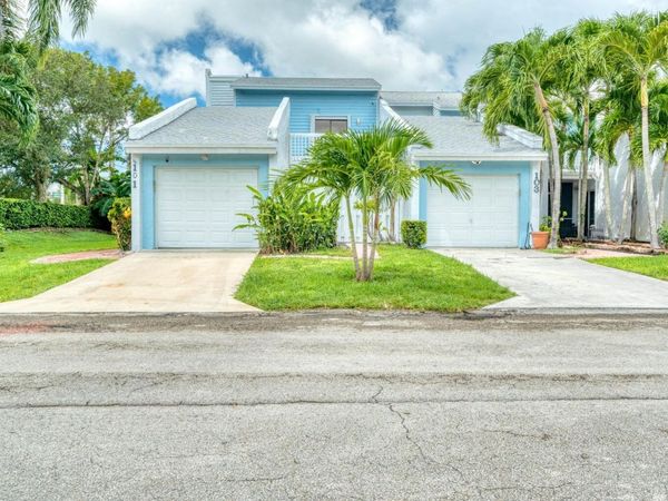 101 Fairway Lane, Royal Palm Beach, FL 33411