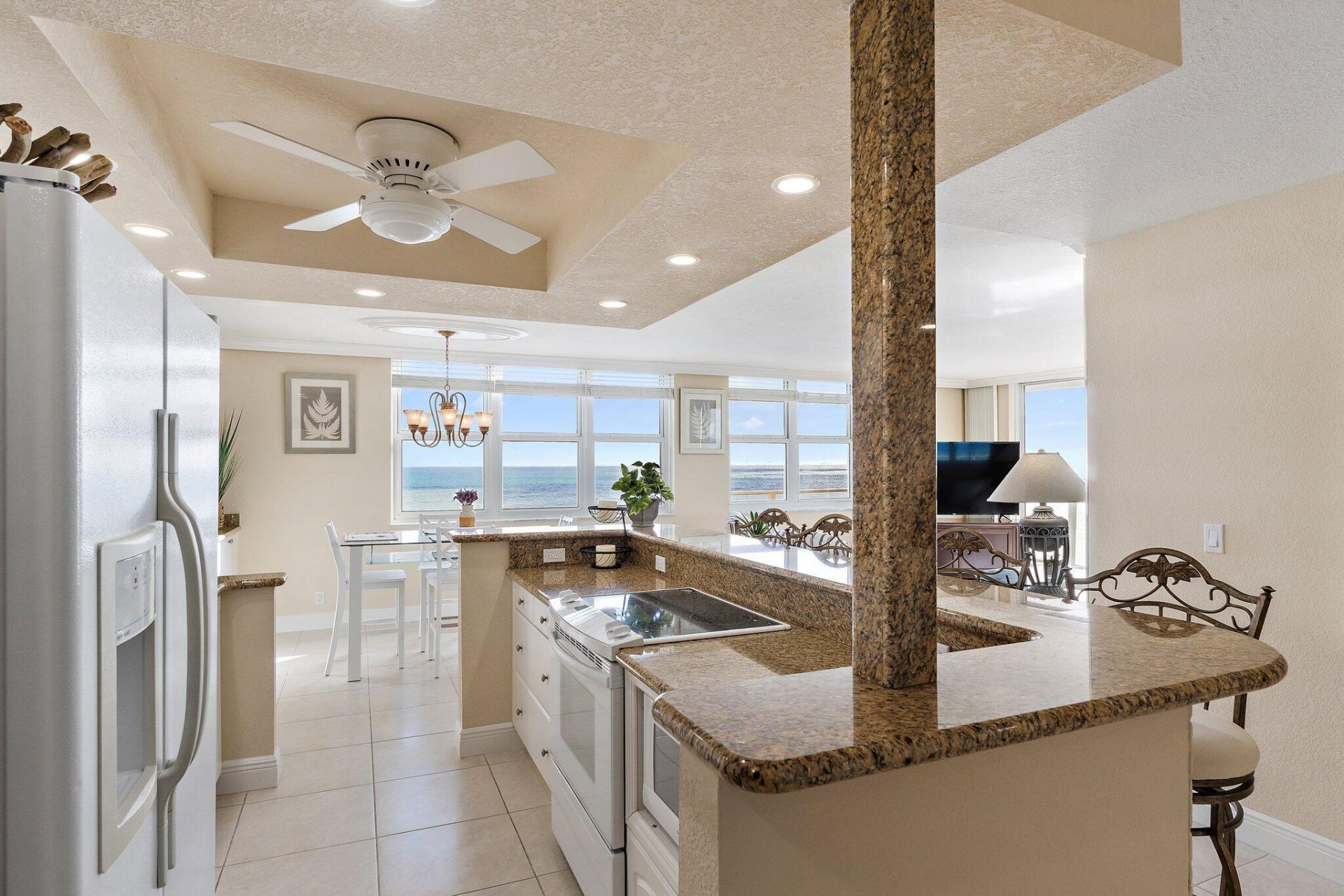 5440 N Ocean Drive, Unit 907, Singer Island, FL 33404 Photo
